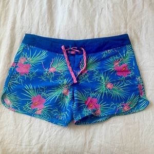 Patagonia wavefarer boardshorts size 10